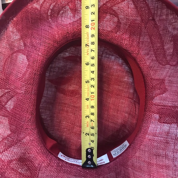 Red Derby Hat w/ Feathers🐎 - Picture 6 of 8